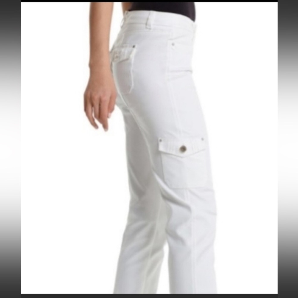 White House Black Market Slim Leg White Cargo Pants Size 6 length 30’